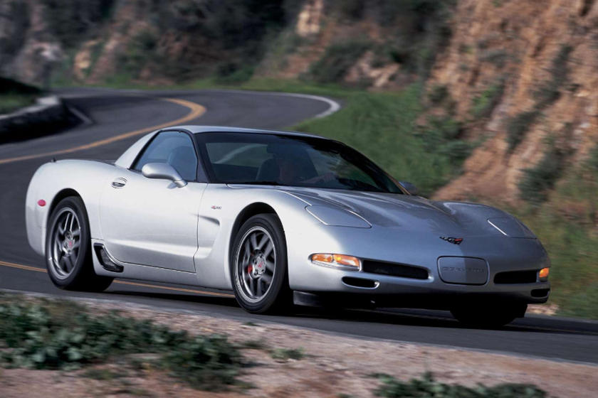 C5-Corvette-Z06-Silver-On-Road